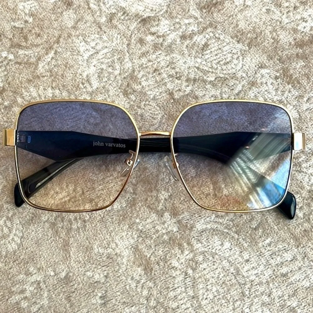 NWOT John Varvatos Square Frame Gold Tone Rim Sunglasses Blue Gradient Lens